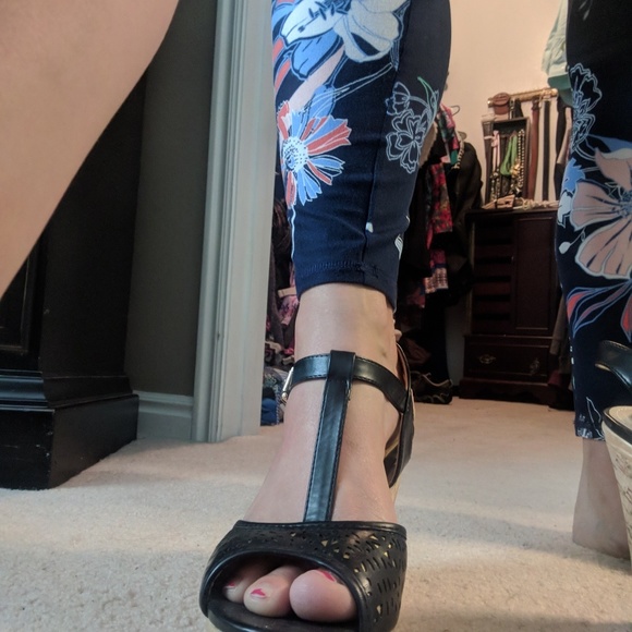 Bucco Sandals - Picture 5 of 6